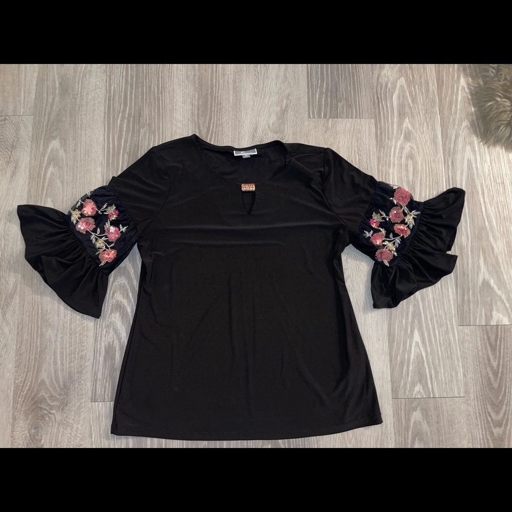 Blouse like new worn once
